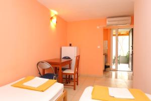 Apartments by the sea Nemira, Omis - 17039