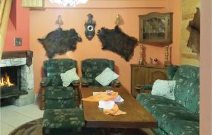 2 Bedroom Lovely Apartment In Retowo 4