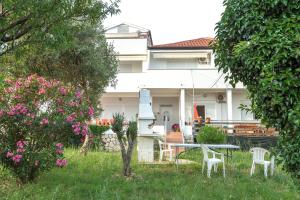 Apartments by the sea Novalja, Pag - 17214