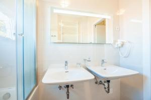 Apartments with parking space Zadar - 17355