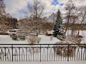 Maisons de vacances Gite Colroy-la-Grande, 6 pieces, 10 personnes - FR-1-589-13 : photos des chambres