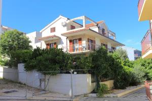 Apartments by the sea Arbanija, Ciovo - 17332