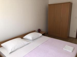 Apartments by the sea Pag - 17357