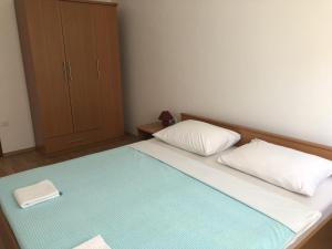 Apartments by the sea Pag - 17357