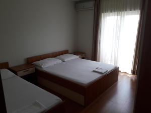 Apartments by the sea Sveti Filip i Jakov, Biograd - 17114