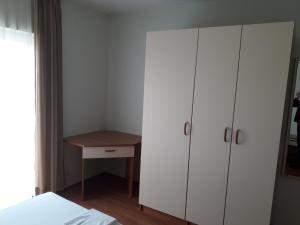 Apartments by the sea Sveti Filip i Jakov, Biograd - 17114