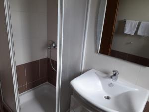 Apartments by the sea Sveti Filip i Jakov, Biograd - 17114