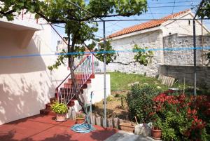 Apartments by the sea Lukoran (Ugljan) - 17391