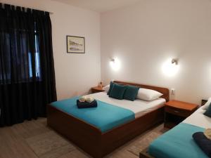 Apartments by the sea Zivogosce - Mala Duba, Makarska - 17399