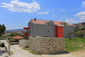 Apartments with a parking space Solin, Split - 17426 