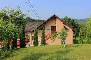 Apartments for families with children Donje Taboriste, Plitvice - 17500 