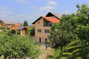 Rooms with a parking space Slunj, Plitvice - 17502 