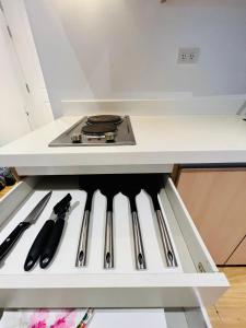 Azure Pool View w Netflix & Wifi Boracay Tower