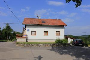 Apartments and rooms with parking space Ostarski Stanovi, Plitvice - 17509 