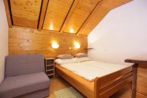 Apartments and rooms with a swimming pool Grabovac, Plitvice - 17531