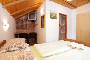 Apartments and rooms with a swimming pool Grabovac, Plitvice - 17531