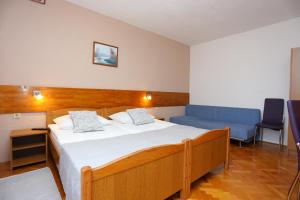 Rooms with a parking space Grabovac, Plitvice - 17419