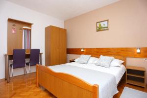 Rooms with a parking space Grabovac, Plitvice - 17419