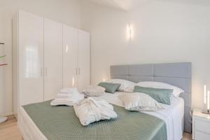 Apartments with WiFi Split - 17539