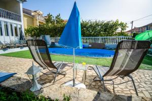 Family friendly apartments with a swimming pool Zadar - 17553