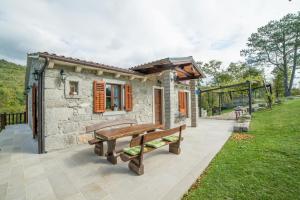 Family friendly house with a swimming pool Roc, Central Istria - Sredisnja Istra - 17446 