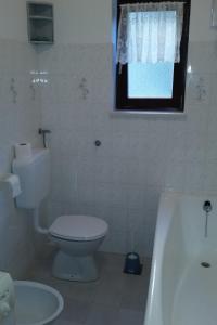 Apartments with parking space Supetar, Brac - 17045