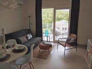 One-Bedroom Apartment with Terrace and Sea View room in Apartments by the sea Zrnovska Banja Korcula - 17457