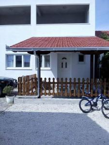 Apartments with a parking space Poljica, Trogir - 17334