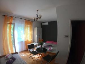 Apartments with a parking space Vodice - 17058 