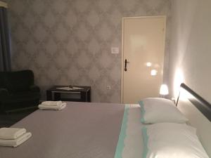 Apartments by the sea Sukosan, Zadar - 17203