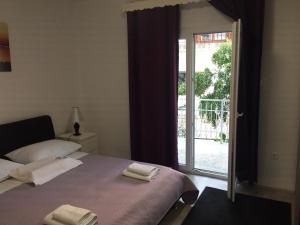 Apartments by the sea Sukosan, Zadar - 17203