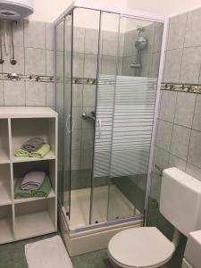 Apartments by the sea Sukosan, Zadar - 17203