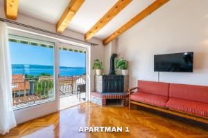 Apartments with WiFi Crikvenica - 17497