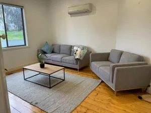 Walnut House - Hargreaves St close to Lake Weeroona - Axedale