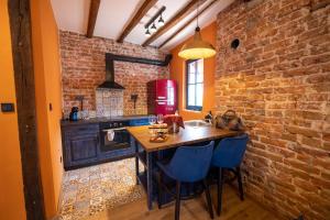 NOMAD STUDIOS, Kapana