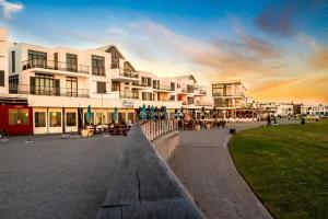 Luxury Beachfront Apartment in Eden on the Bay 191- 2 bedroom