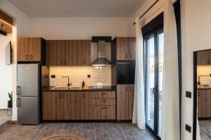 Private Jacuzzi & Acropolis View - The Urban Loft