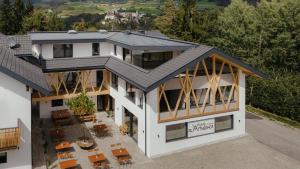 Plattnerhof Viums - Quiet family farm Apartments near Brixen