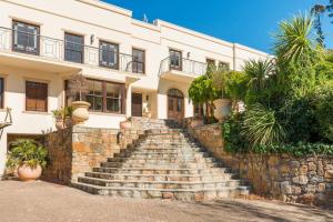 Two Luxury Villas - 10-Bed - Lyonesse & Lyons Den