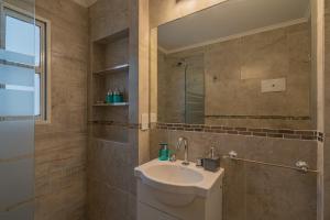 Berlina Hermoso ambiente cbalcón a la calle