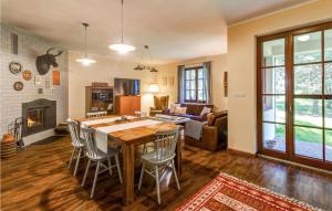 Pet Friendly Home In Wygon With Kitchen