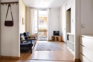 Amplio con dos dormitorios en Sant Antoni / Poble Sec - Montjuich