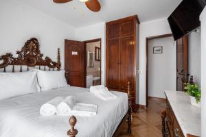 Carepa Suites -Nazaré, Steps from the Beach