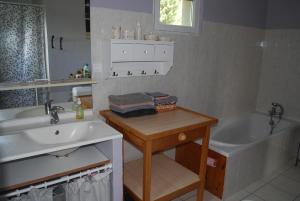 Maisons de vacances LA CLAIRIERE AU BOIS : photos des chambres