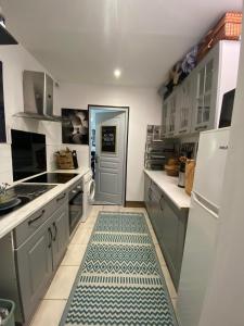 A 2h30 de Paris et Bruxelles, appt avec verger, centre historique, plages à proximité