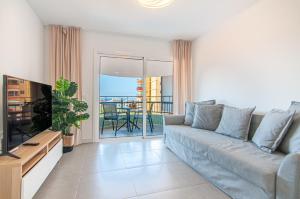 Modern Ocean View Apartment PH12