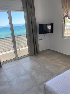 Seafront Apartment Nea Peramos