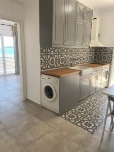 Seafront Apartment Nea Peramos