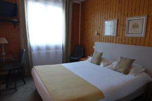 Hotels Logis Hotel Emeraude : photos des chambres