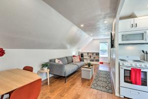 2 Mi to Downtown Denver Chic Apartment!